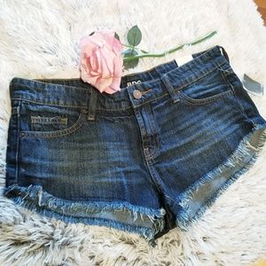 BDG  low rise dolphin short  size 28w